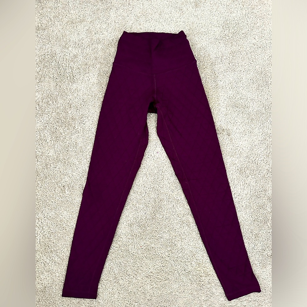 DYI leggings size small. Maroon color with quilted pattern.